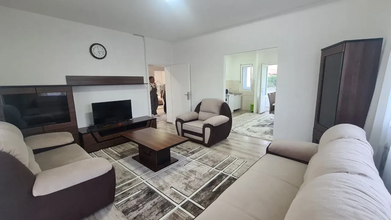 Izdavanje, dvosoban stan, 140m², Podgorica, Crna Gora