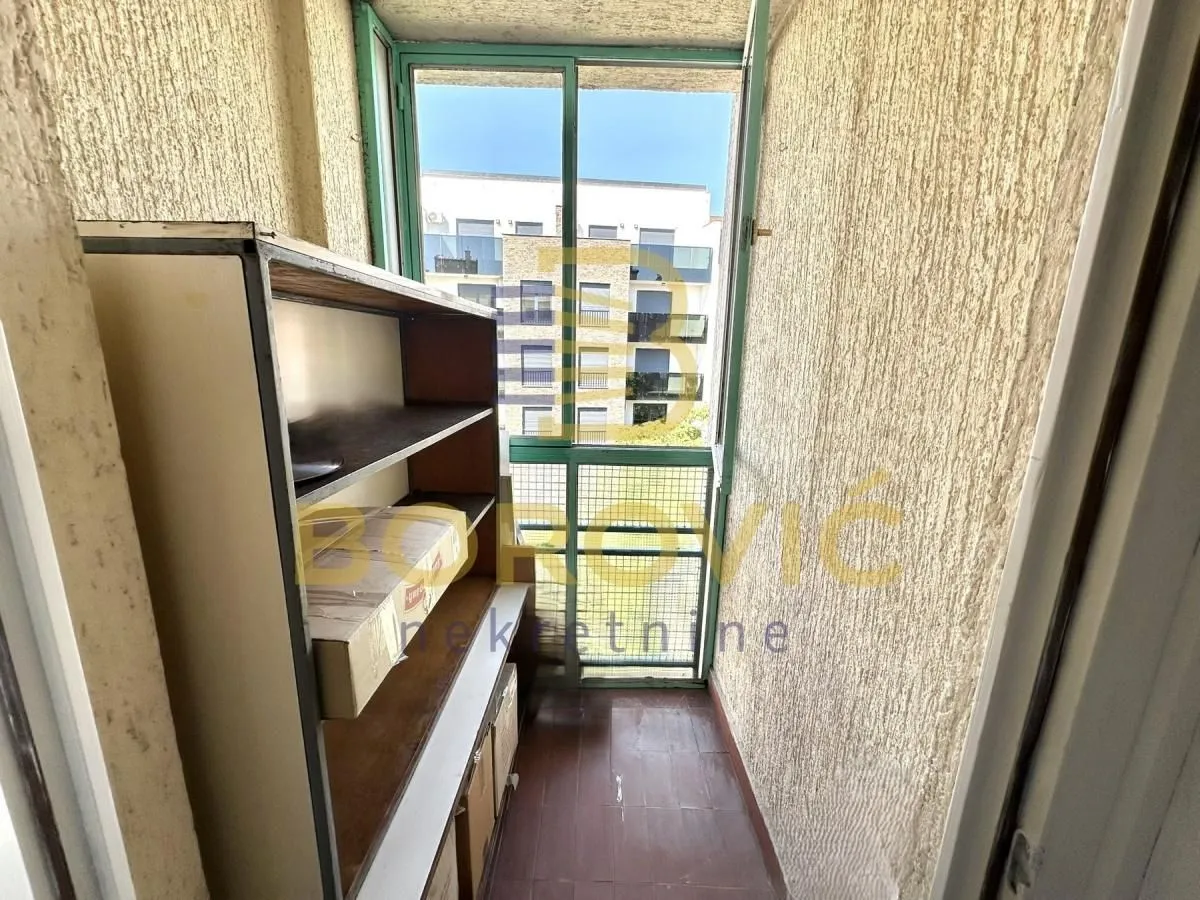 Rent, two bedroom apartment, 44m², Crveni Krst, Beograd
