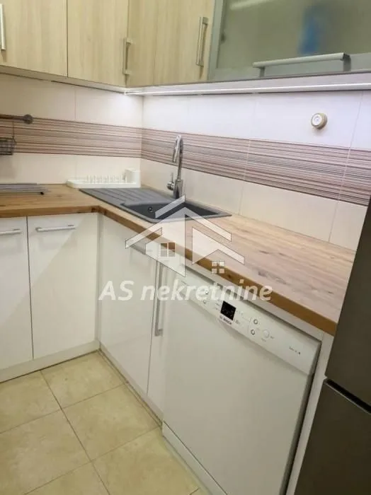 Rent, three bedroom apartment, 106m², Vračar Hram, Vračar Sve Podlokacije