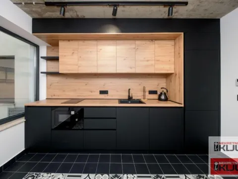 Izdavanje, poslovni prostor, 279m², Bulevar Oslobodjenja, Novi Sad Sve Podlokacije - image 5