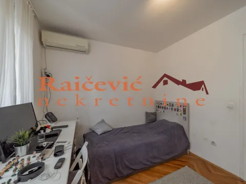 Sale, three bedroom apartment, 69m², Vračar Sve Podlokacije, Beograd - image 13