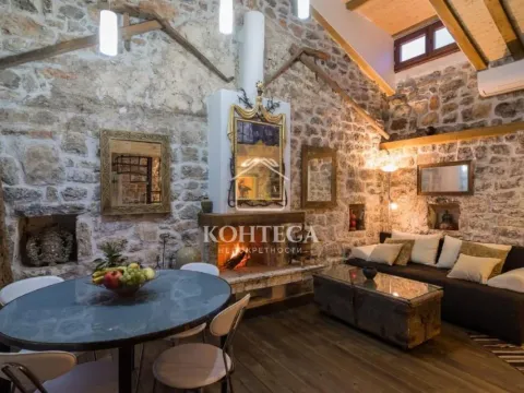 Sale, house, 216m², Tivat, Crna Gora