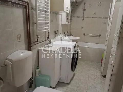 Izdavanje, trosoban stan, 81m², Savski Venac, Beograd - image 5