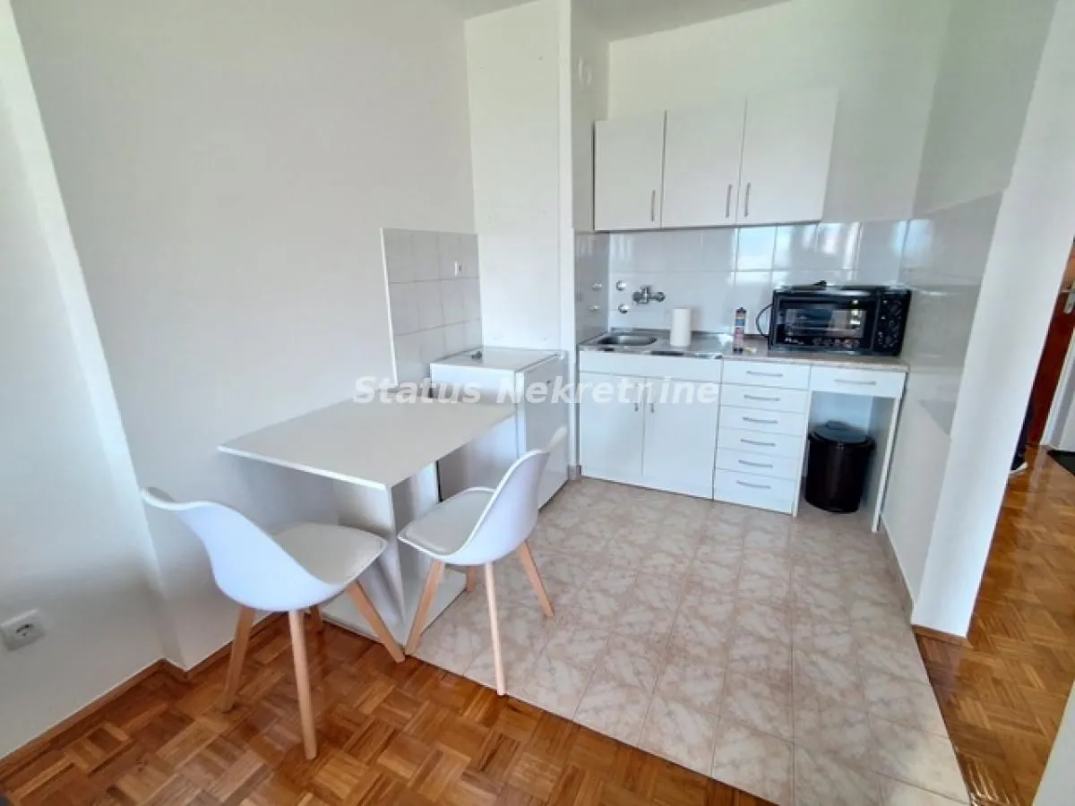 Izdavanje, garsonjera, 33m², Novo naselje, Novi Sad