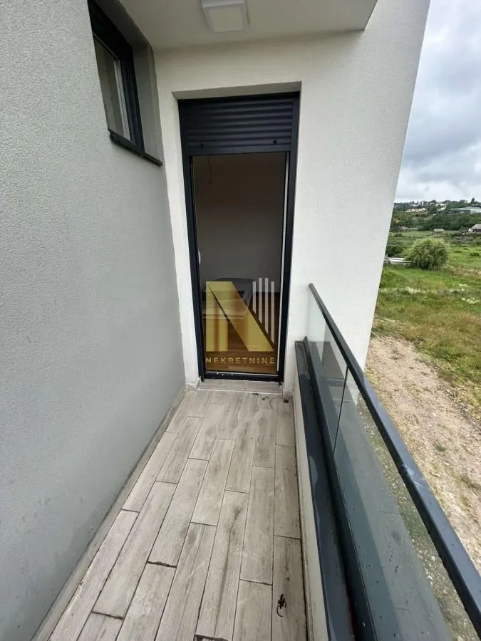 Izdavanje, četvorosoban stan, 92m², Alibegovac, Petrovaradin
