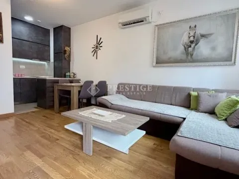 Rent, one bedroom apartment, 44m², City Kej, Podgorica - image 2