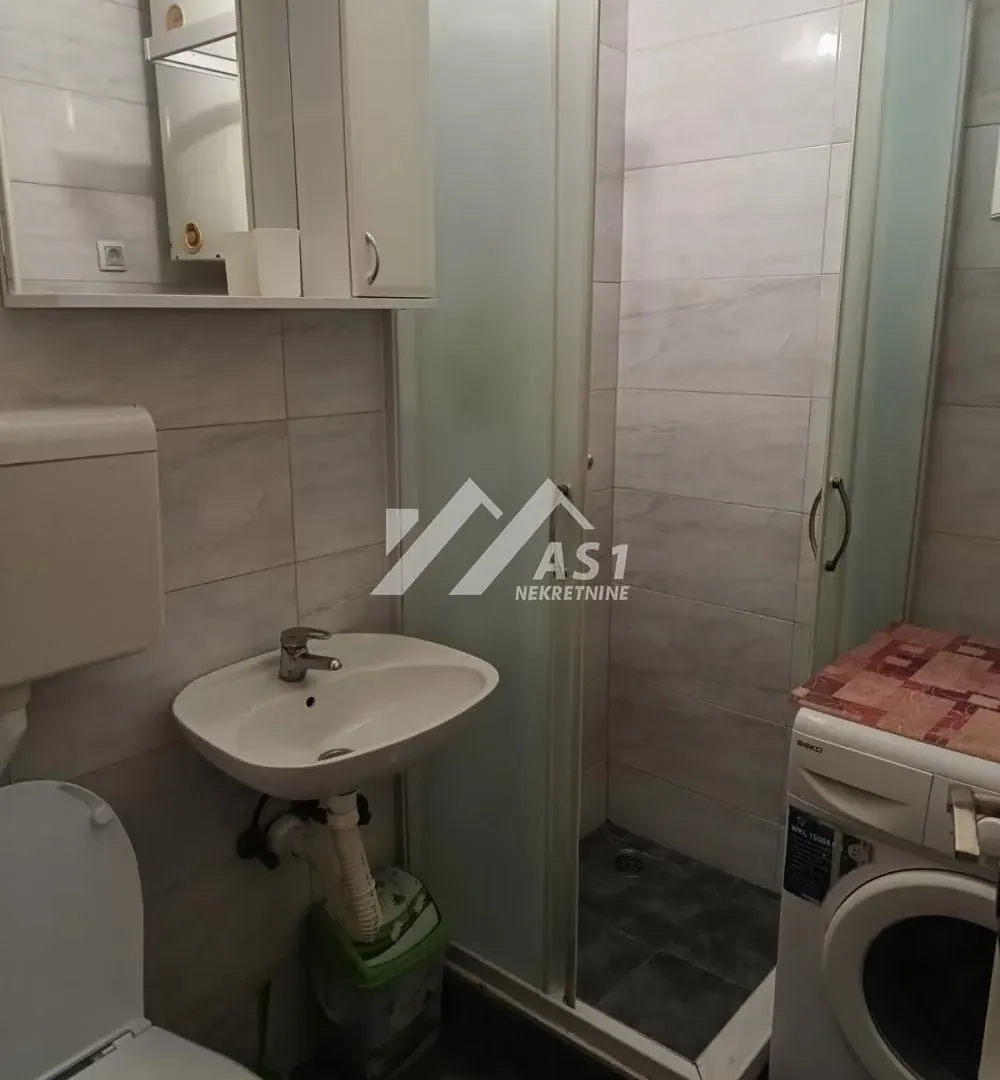 Izdavanje, trosoban stan, 55m², Liman 2, Novi Sad Sve Podlokacije