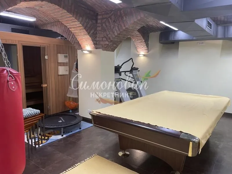 Prodaja, kuća, 700m², Sremska Mitrovica, Srbija