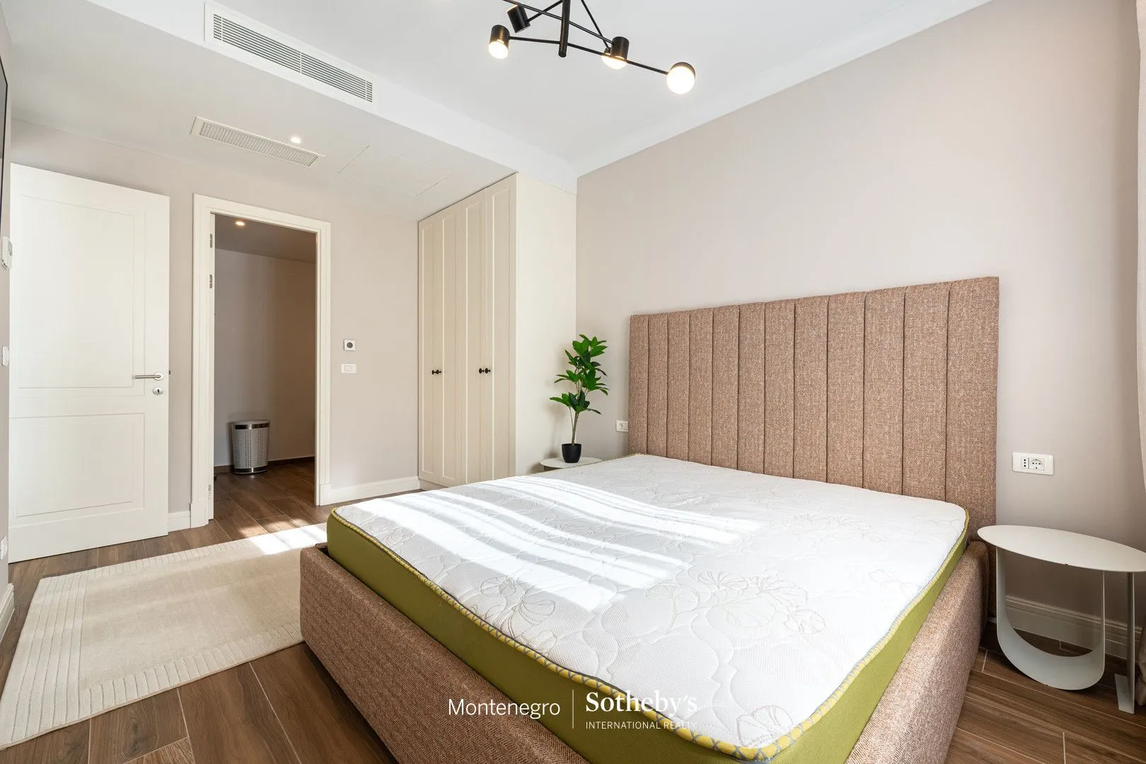 Prodaja, dvosoban stan, 89m², Kotor, Crna Gora