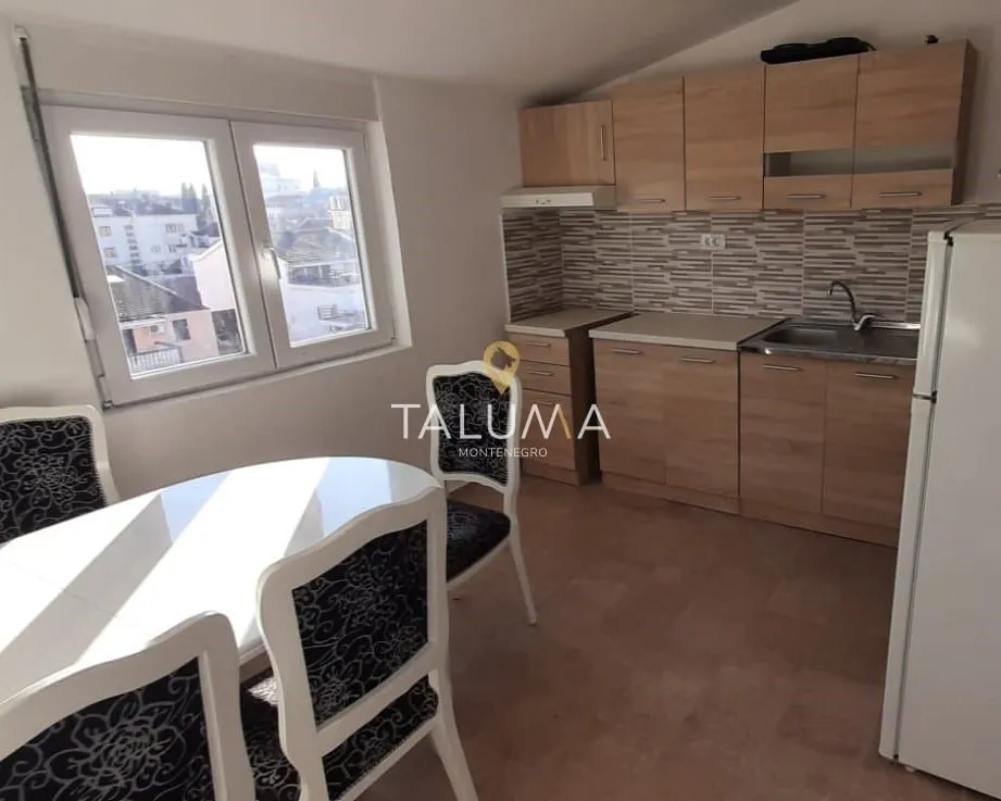 Prodaja, trosoban stan, 75m², Centar, Podgorica