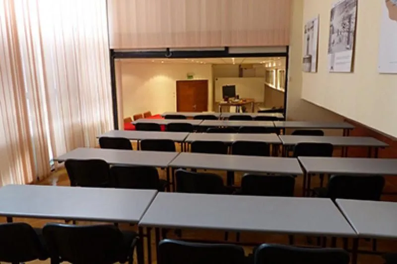 Rent, office space, 300m², Čukarica, Beograd