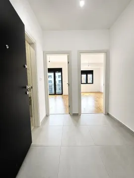 Prodaja, jednosoban stan, 43m², Stari Aerodrom, Podgorica - image 4