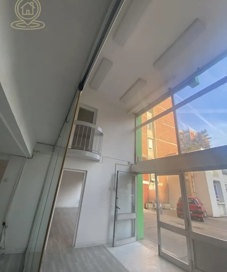 Rent, office space, 240m², Dom zdravlja, Niš