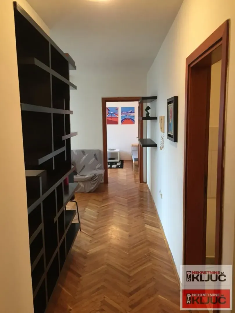 Prodaja, jednosoban stan, 41m², Bulevar Oslobodjenja, Novi Sad Sve Podlokacije