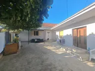 Prodaja, kuća, 221m², Stara Varoš, Podgorica - image 1