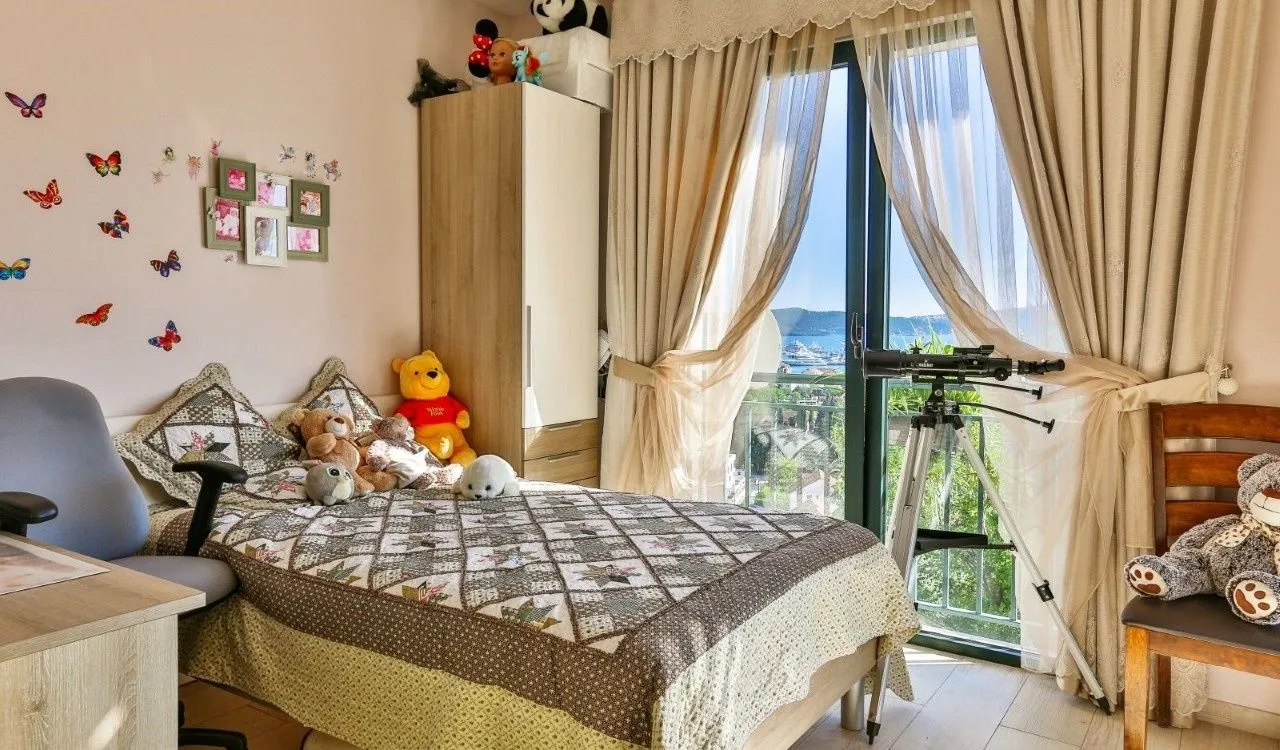 Prodaja, kuća, 240m², Donja Lastva, Tivat