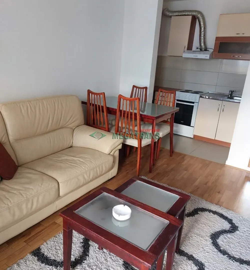 Izdavanje, dvosoban stan, 38m², Salajka, Novi Sad Sve Podlokacije