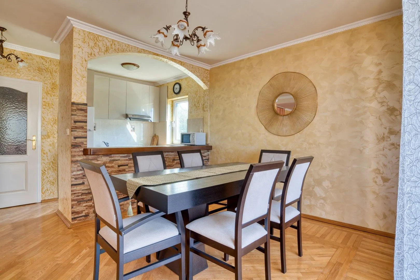 Sale, two bedroom apartment, 117m², Sveti Stefan, Budva