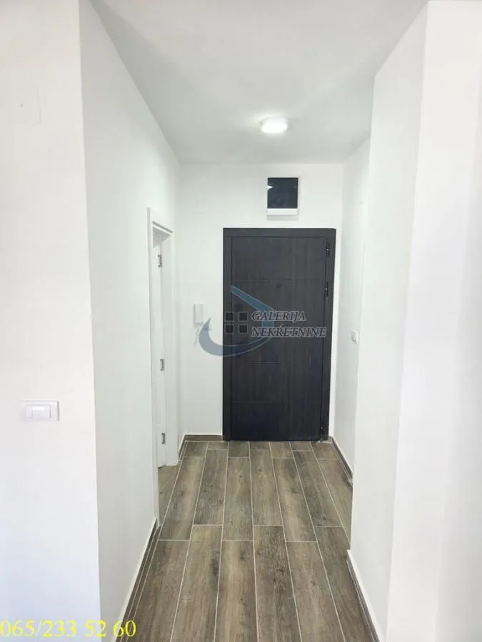 Prodaja, dvosoban stan, 53m², Centar, Inđija