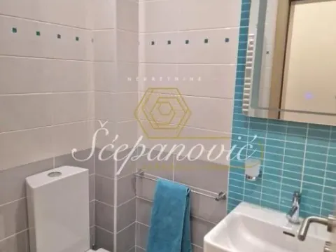 Izdavanje, trosoban stan, 105m², Centar, Novi Sad - image 19