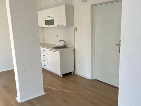 Izdavanje, poslovni prostor, 37m², Medijana, Niš - image 5