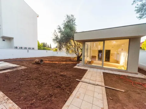 Izdavanje, kuća, 280m², Stari Aerodrom, Podgorica - image 6