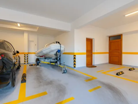 Prodaja, dvosoban stan, 106m², Dobrota, Kotor - image 20