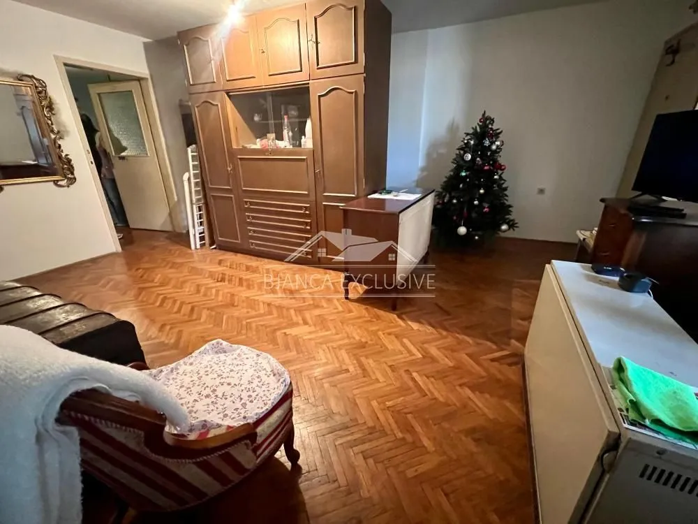 Prodaja, četvorosoban stan, 111m², Vračar Sve Podlokacije, Beograd