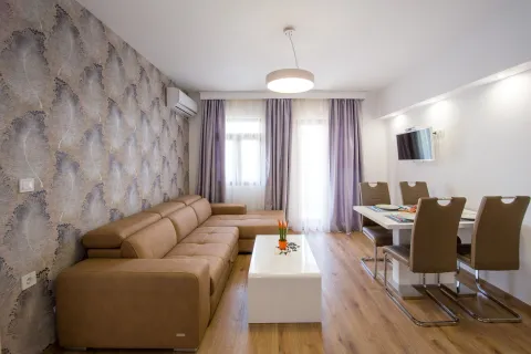 Rent, one bedroom apartment, 50m², Petrovac, Budva - image 3