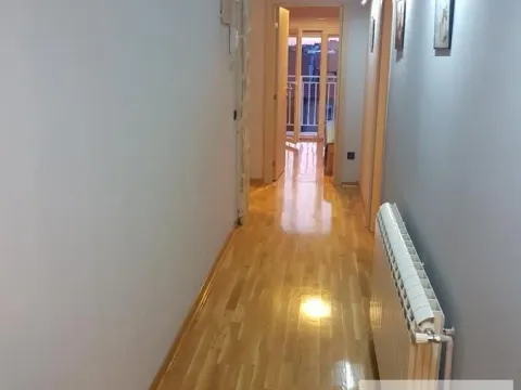 Rent, three bedroom apartment, 73m², Vračar Sve Podlokacije, Beograd - image 5