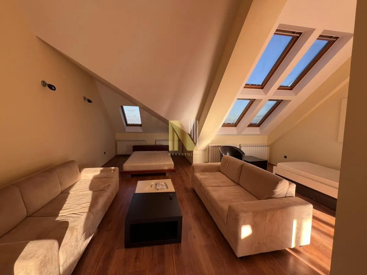 Prodaja, jednosoban stan, 79m², Centar, Novi Sad