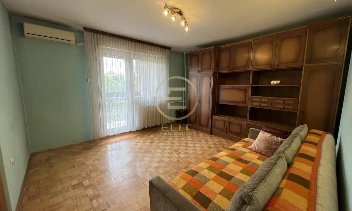 Prodaja, trosoban stan, 74m², Bulevar Oslobodjenja, Novi Sad Sve Podlokacije