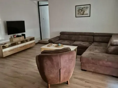 Prodaja, trosoban stan, 93m², Ćuprija, Srbija - image 3