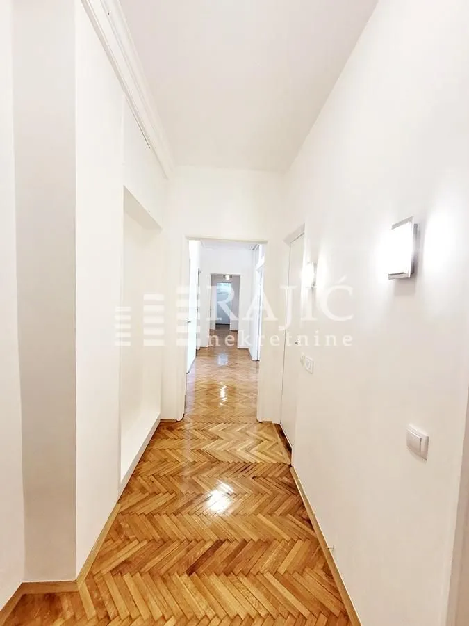 Rent, apartment, 141m², Stari Grad, Beograd
