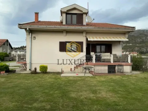 Prodaja, kuća, 200m², Zlatica, Podgorica - image 4