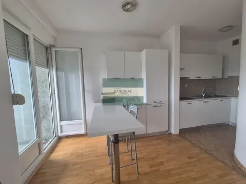 Izdavanje, garsonjera, 35m², Vašarište, Jagodina - image 5