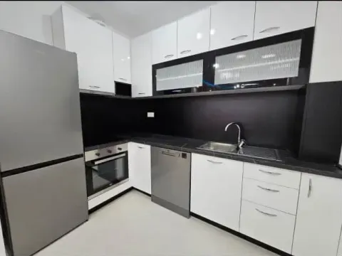 Izdavanje, jednosoban stan, 52m², City Kvart, Podgorica