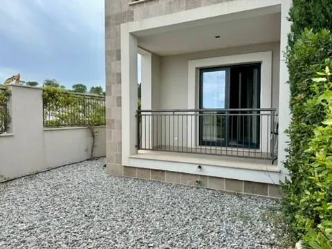 Sale, three bedroom apartment, 85m², Luštica, Tivat - image 11