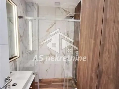 Rent, two bedroom apartment, 40m², Južni Bulevar, Vračar Sve Podlokacije - image 9