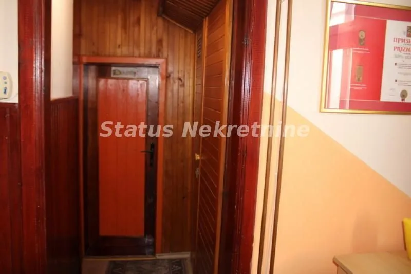 Prodaja, trosoban stan, 81m², Petrovaradin, Novi Sad