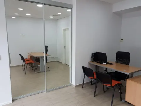 Prodaja, poslovni prostor, 165m², Centar, Jagodina - image 2