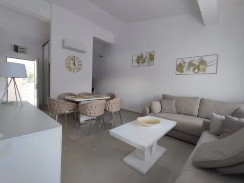 Prodaja, jednosoban stan, 57m², Dobrota, Kotor - image 4