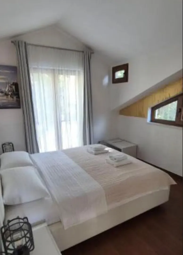 Rent, hospitality venue, 250m², Dobrota, Kotor