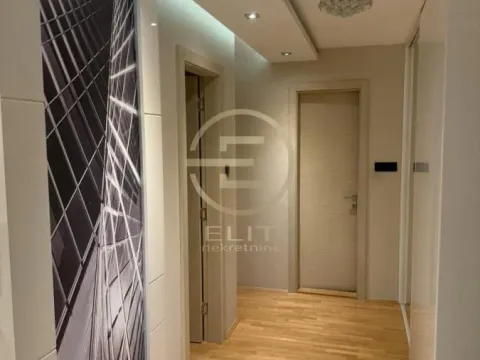 Izdavanje, dvosoban stan, 59m², Centar, Novi Sad - image 10