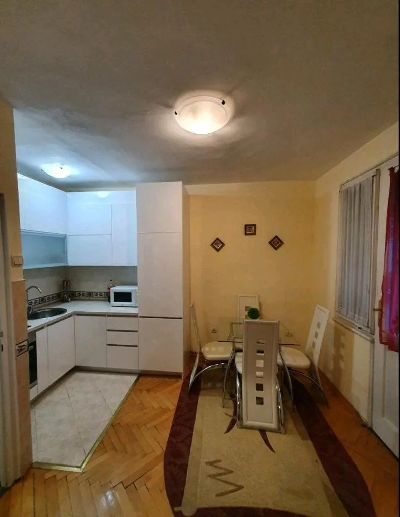 Izdavanje, jednosoban stan, 56m², Centar, Podgorica