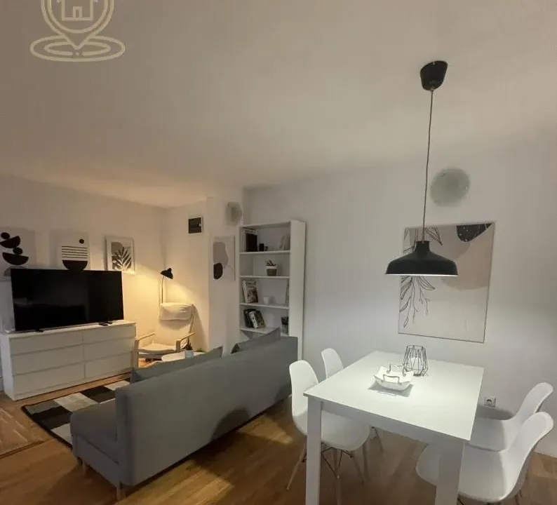 Izdavanje, dvosoban stan, 50m², Cvetni Trg, Vračar Sve Podlokacije