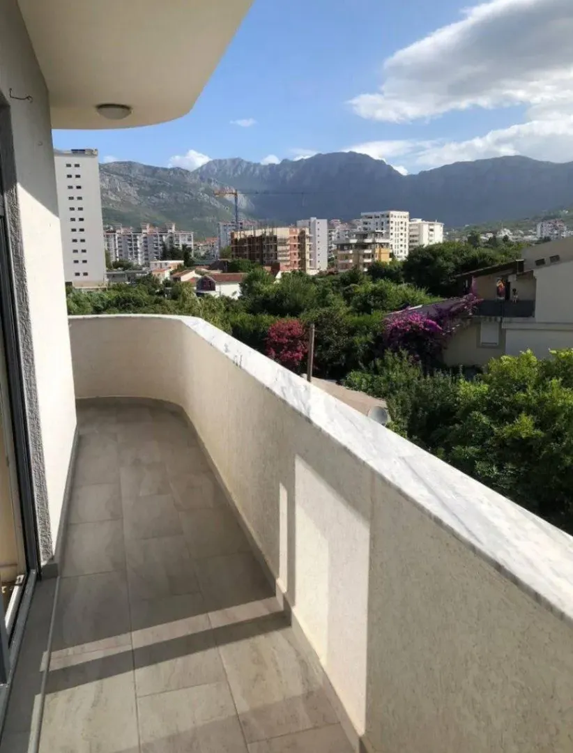 Sale, one bedroom apartment, 52m², Centar, Bar