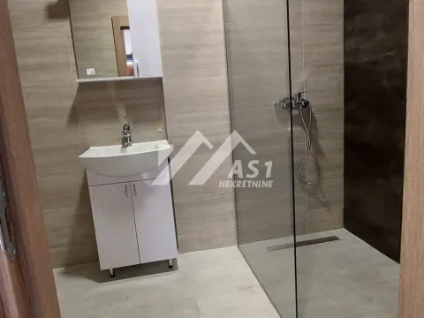 Izdavanje, trosoban stan, 86m², Alibegovac, Petrovaradin - image 8
