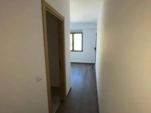 Prodaja, dvosoban stan, 80m², Pobrežje, Podgorica - image 5