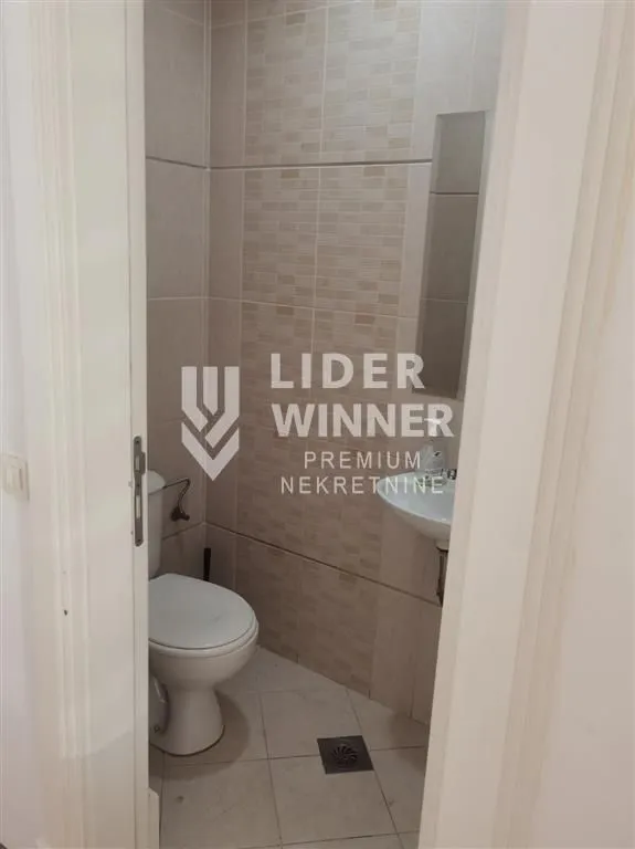 Izdavanje, četvorosoban stan, 130m², Stari Grad, Beograd